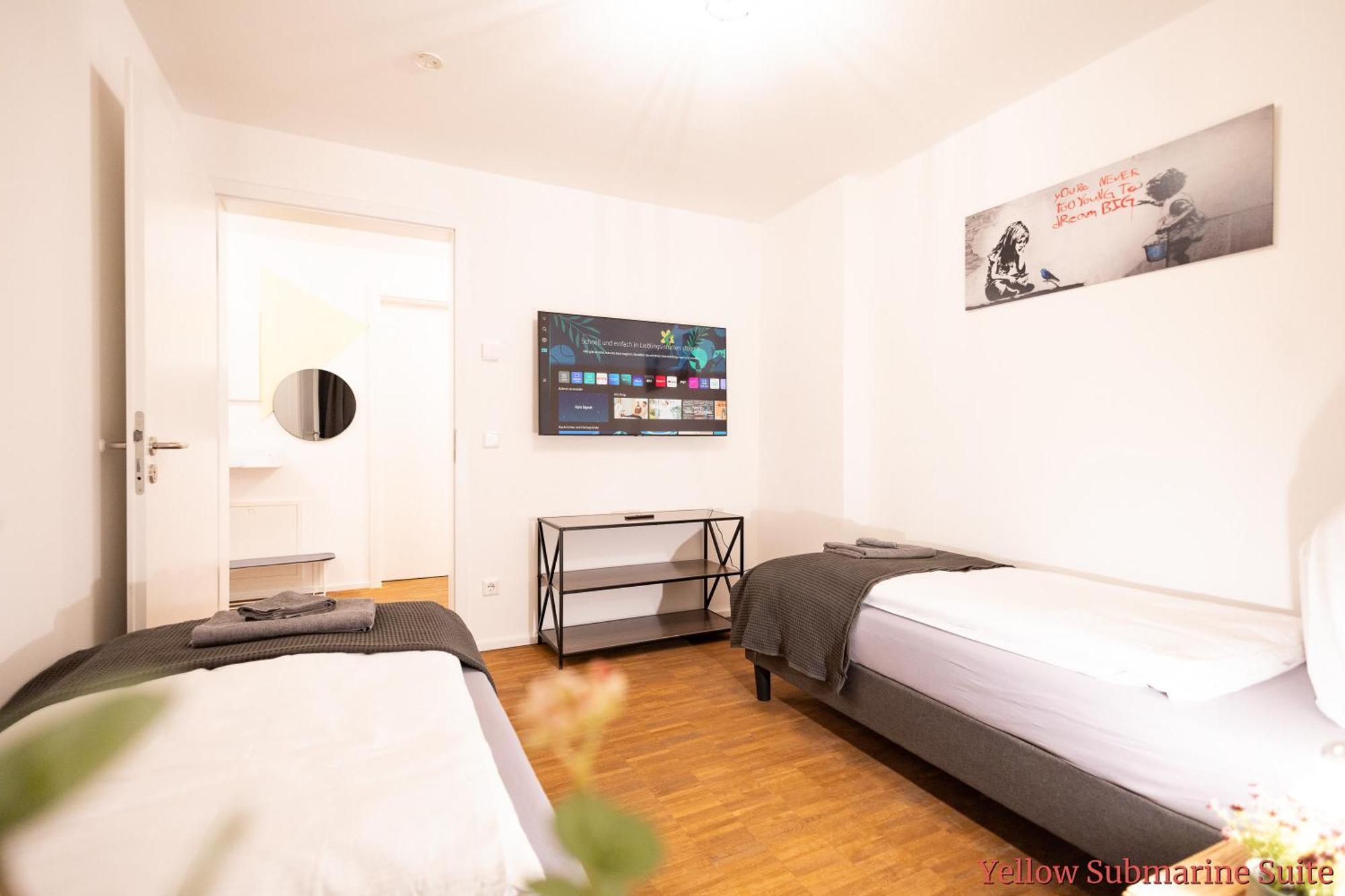 Ko-Living - Beatles Und Banksy Suites & Studios Am Eselsbrunnen - Altstadt - Kueche Halle  Екстер'єр фото